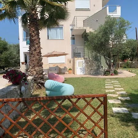 Evita Garden Floor Holiday home *