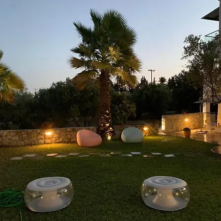 Evita Garden Floor * אפיטוס